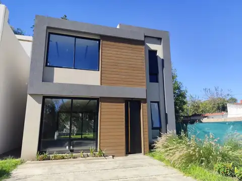 Casa en Venta en Barrio Parque Leloir, USD 275.000