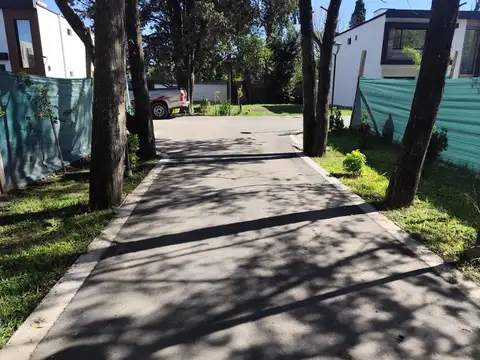 Casa en barrio cerrado 4 ambientes