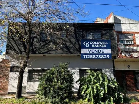 VENDE CASA 10 AMBIENTES A RECICLAR COMPLETAMENTE EN SAENZ PEÑA OPORTUNIDAD