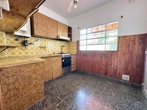 Casa 3 ambientes con 1 baño