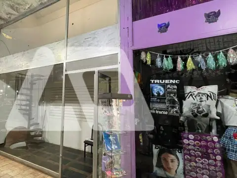 AV. 9 DE JULIO (galeria LOCAL 8) 1200