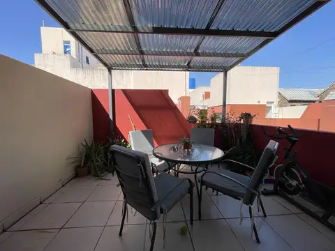 ¡Venta! ¡Oportunidad única en Alberdi! Dpto en 2 plantas ¡Listo para Escriturar!