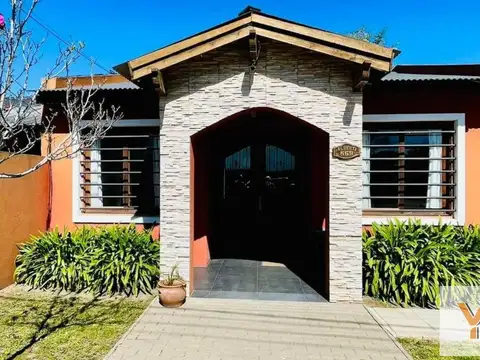 Casa en venta - 2 Dormitorios 2 Baños - Alberti