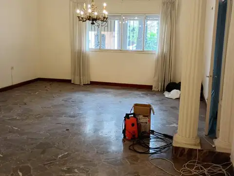 Casa 6 ambientes con 4 baños
