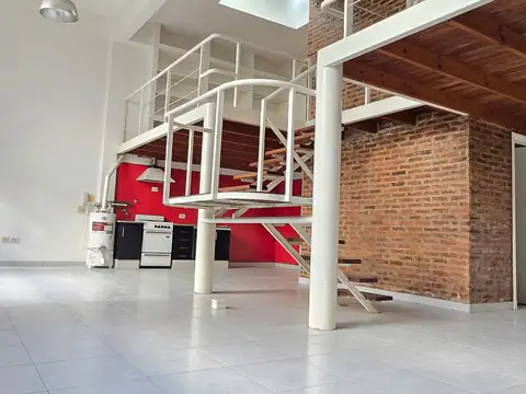 Alquiler - Espectacular Loft sobre Avenida 38 Entre 115 Y 116 La Plata Ideal Para Parejas, Una Persona Sola. Sin Expensas