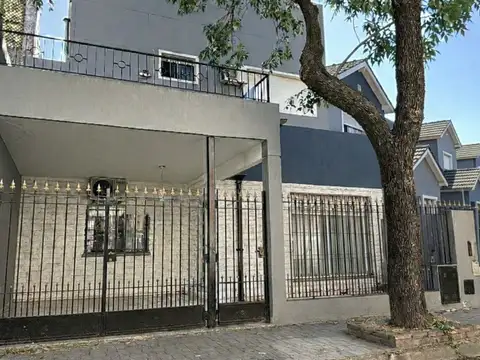 VENTA CASA 3 AMB LINIERS IMPERDIBLE