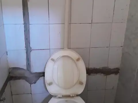 SE ALQUILA LOCAL EN V- DEL PINO