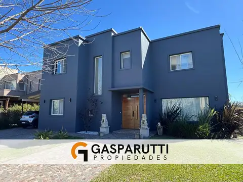 Casa en Venta a La Laguna en El Cantón Golf