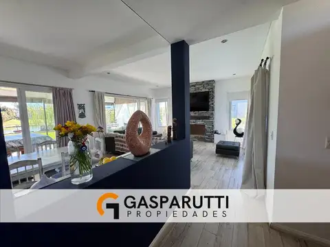 Casa 5 ambientes con 3 baños
