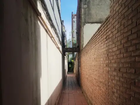 Zeballos 569 pasillo un dormitorio, patio, sin gas