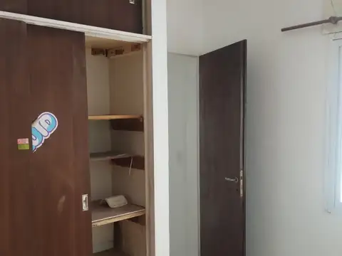 Zeballos 569 pasillo un dormitorio, patio, sin gas