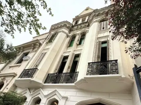 Bv Oroño 400, importante propiedad de 9 ambientes amplios