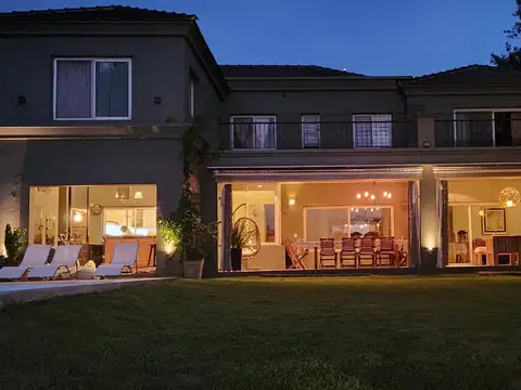 Casa en Venta al Lago en Santa Barbara