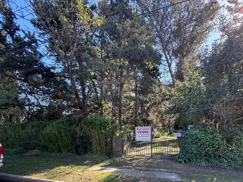 CASA A DEMOLER EN HERMOSO LOTE