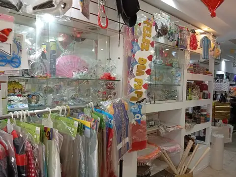 Excelente Cotillon para ingresar en la zona de Flores.
