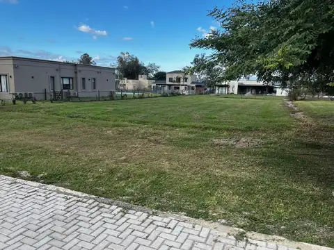 Terreno en Venta en Praderas De San Lorenzo, USD 120.000