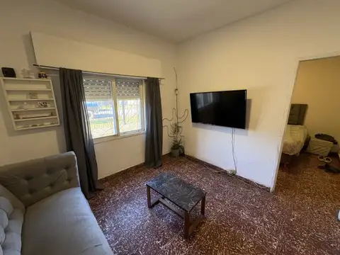 Casa 4 ambientes con 1 baño