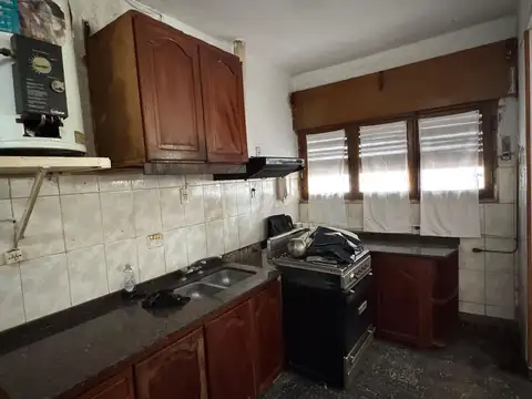 Venta casa 2 dorm patio Amp. Residencial América