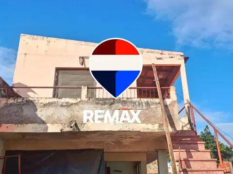 CASA EN VENTA A REFACCIONAR MACROCENTRO
