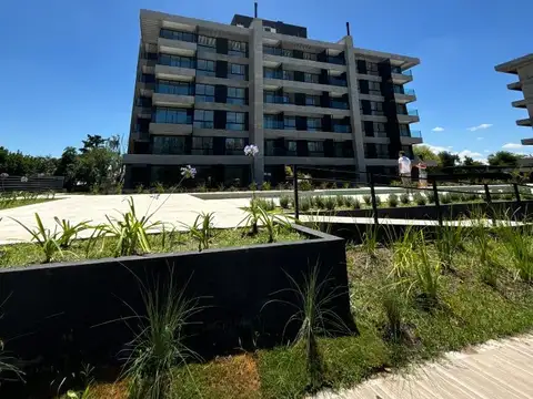 Departamentos Spring Greenville Polo & Resort