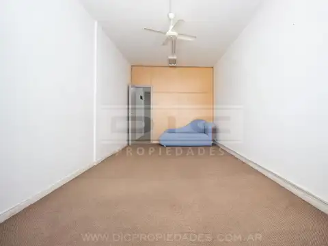 Avda Santa Fe al 1700 entre alvear y tres sargentos