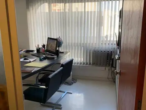Oficina 3 ambientes con 2 baños