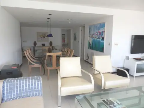 Departamento 4 ambientes con 3 baños