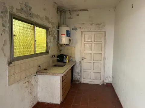Casa 2 ambientes con 1 baño