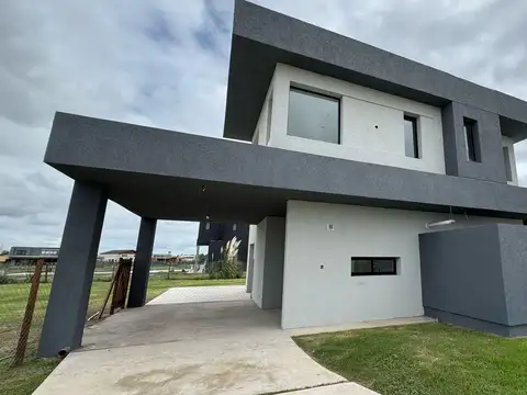 ACEPTA PERMUTA - Casa lote interno en San Sebastian