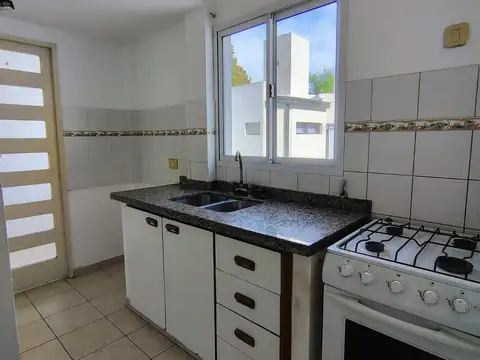 Departamento 5 ambientes con 1 baño