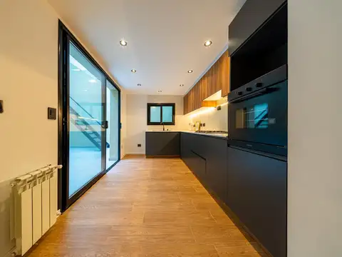 Depto Tipo Casa 6 ambientes con 2 baños