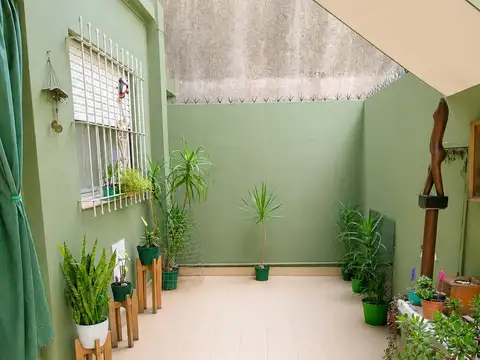 Depto Tipo Casa 2 ambientes con 1 baño