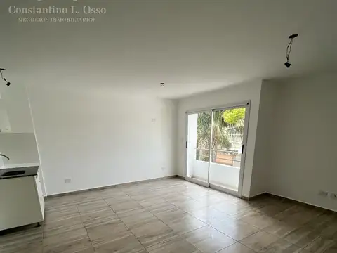 Monoambiente con balcon - Segundo piso-  - Lomas De Zamora