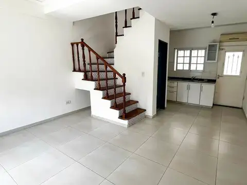 DUPLEX EN ALQUILER 3AMB RAMOS MEJIA CON PATIO