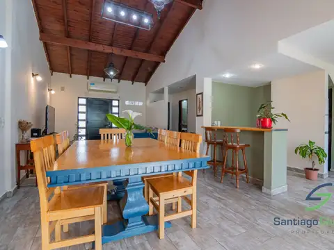 Casa 6 ambientes con 4 baños