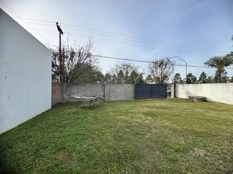 VENTA TERRENO B. Las Moras, 675 M2 con Mejoras.