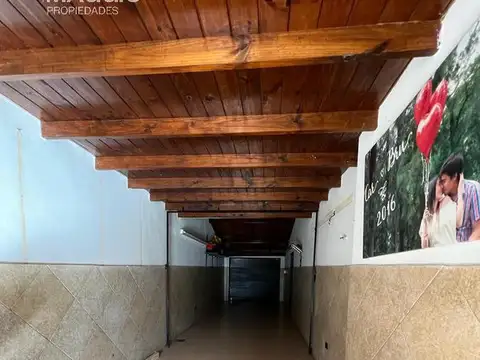 Casa en Venta con 4 cocheras