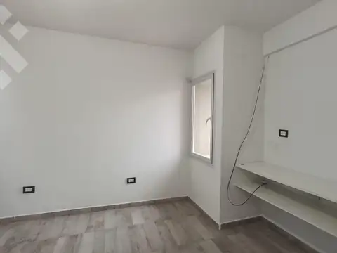Depto Tipo Casa en Alquiler con 1 cocheras