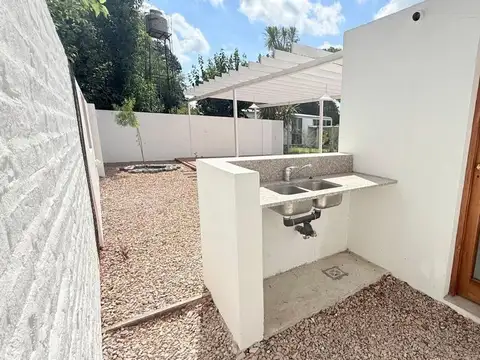 Casa en Venta con 3 cocheras