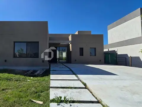 Casa  en Venta en Santo Tomas, Derqui, Pilar