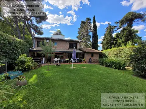 Venta Casa 5 ambientes en Bella Vista