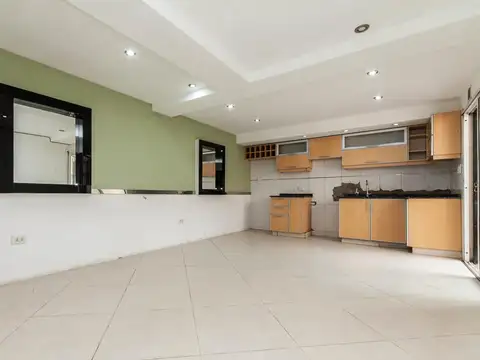 Depto Tipo Casa 4 ambientes con 2 baños