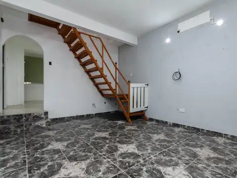 Depto Tipo Casa en Venta en Temperley, USD 90.000
