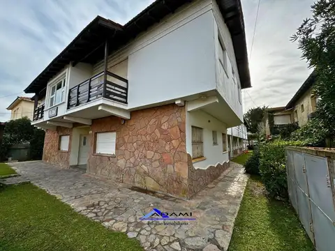 Avenida 1 750 , Piso PB