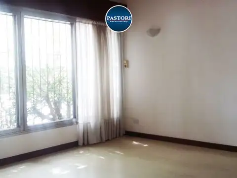 Casa en Venta en Olivos, USD 230.000