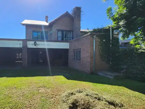 Casa 6 ambientes con 3 baños