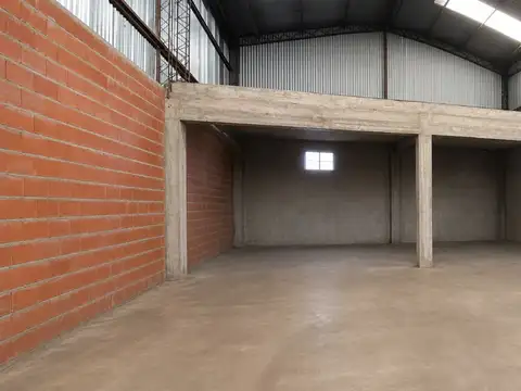 Alquiler galpon 211 m² – barrio triangulo