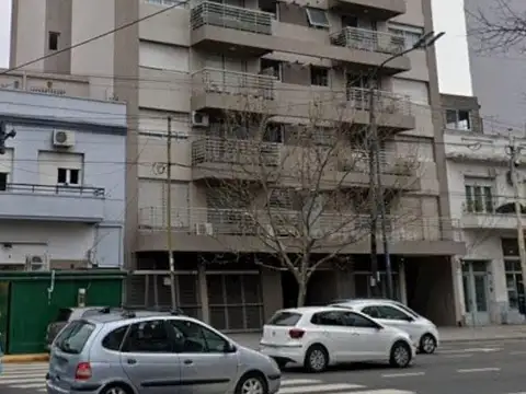 VENTA COCHERA DOBLE  ACCESO  INDEPENDIENTE   FLORES