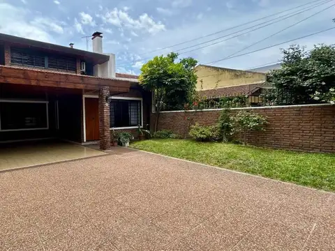VENTA CASA 6 AMB PILETA VICENTE LOPEZ NUEVO PRECIO