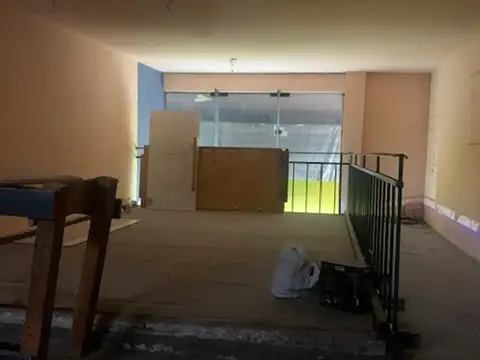 Venta de local frente a San Cayetano en Liniers